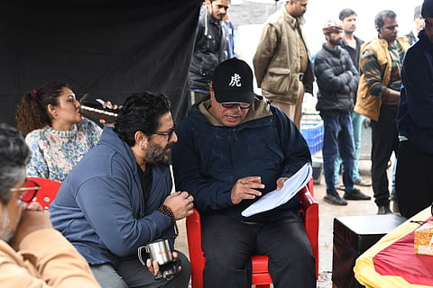 Arshad Warsi and Tigmanshu Dhulia on the set of "Ghamasaan"