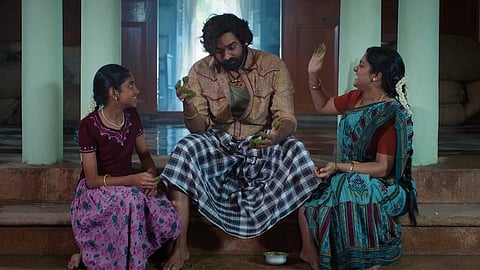 Vijay Sethupathi and Lijomol Jose in 'Baththa'