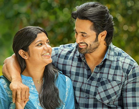 A still from 'Mindiyum Paranjum'