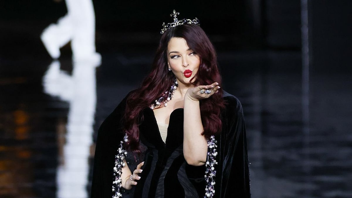 Aishwarya Rai Bachchan Shines in Crystal-Covered Velvet at L’Oréal ...