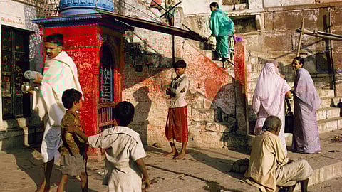 The Indian Street Photographer Who Captured The Vivid Colours of India In A B&W Era