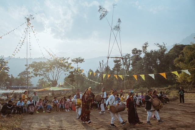 The traditional rai dance.