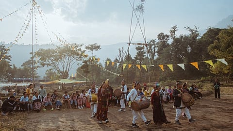 Kholey Dai is a community-driven initiative aimed at reviving traditional rituals such as ‘dhaan nach’, collective threshing, and field songs, along with the values they embody: unity, appreciation, and reverence for the land. 