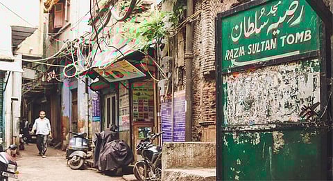 The Humble Resting Place Of Delhi’s One & Only Queen