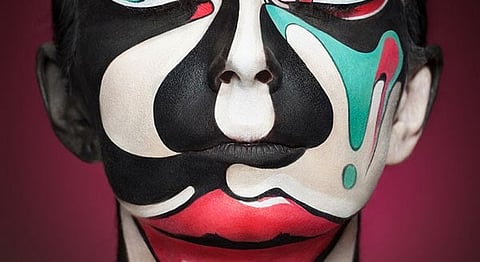 2D or Not 2D? Photographer & Make-up Artist Team Up to Play Tricks on Your Mind 