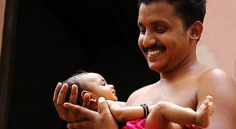 7th Pay Commission Recommends Child Care Leave For Single Male Parents Too