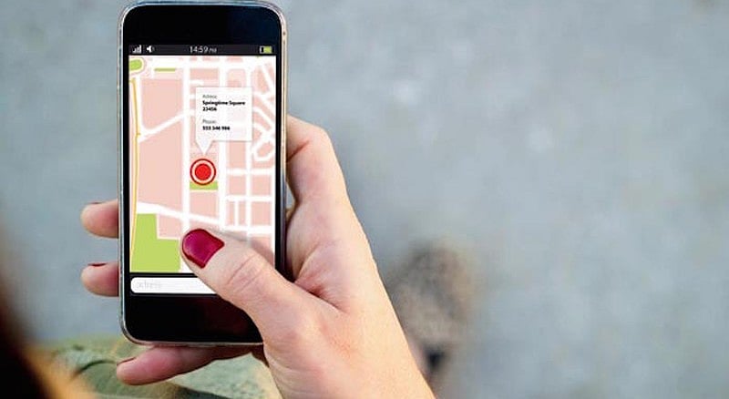 Now Women Can Shake Their Phones For Safety In Mumbai Locals Via ...