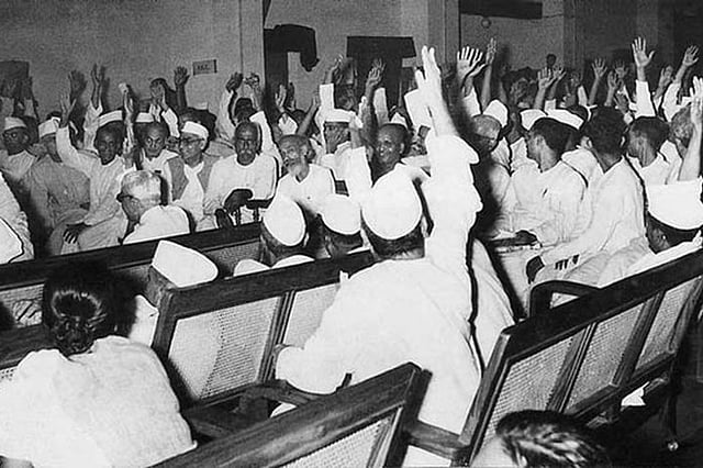 India's First Female Photojournalist Captures The Vote For Partition