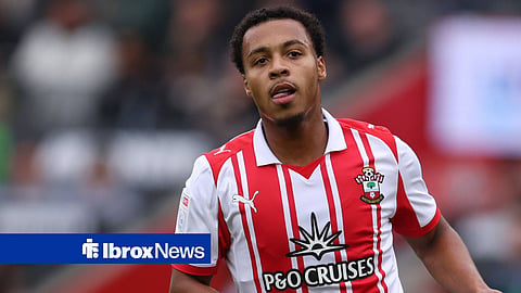 Cameron Archer playing for Southampton