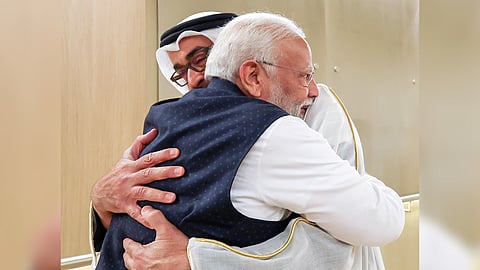 Indian PM Modi arrives in UAE to rousing welcome
