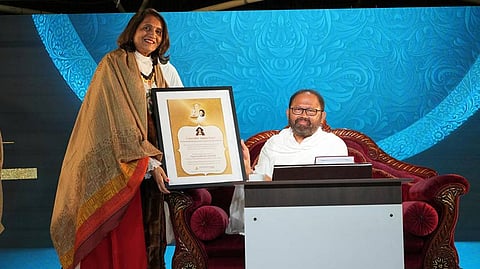 Thousands Attend Spiritual Discourses by Pujya Gurudevshri Rakeshji Across the UK