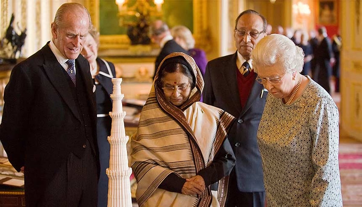 Indian PM Narendra Modi leads tributes to the Duke of Edinburgh