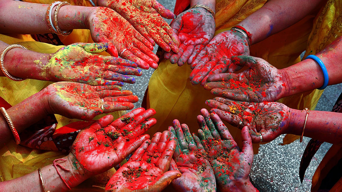 Holi promotes love, unity: Indian President leads festivities