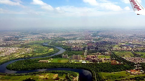 Aerial view of the Najafgarh drain. (Image: Sumita Roy Dutta, Wikimedia Commons; CC BY-SA 4.0)