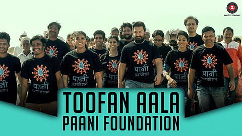 Actor Aaamir Khan with Paani Foundation team.