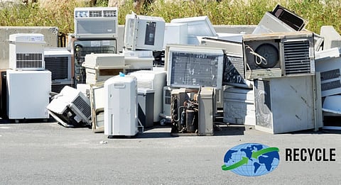 पुराने एयर कंडिशनर का ई-कचरा पर्यावरण के लिए एक बड़ी समस्‍या बनता जा रहा है। नए नियमों के तहत इसके डिस्‍पोजल और रीसाइकलिंग का ज़िम्‍मा एसी निर्माता कंपनियों पर आ गया है।