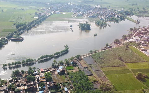 प्रधानमंत्री नरेंद्र मोदी के पंजाब की बाढ़ के हवाई दौरे के दौरान ली गई तस्वीर।