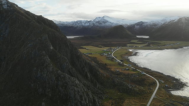 स्थानीय समुदायों को शामिल करना, उनकी आजीविका-रोकथाम करना, योजना को उनके हित में बनाने जैसे पहलूओं को ध्यान में रखने से इस योजना की सफलता की संभावना को बढ़ाया जा सकता है।
