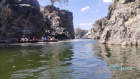 गर्मी में तमिलनाडु के होगेनेक्कल फॉल्‍स&nbsp;