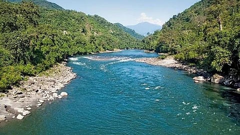 पूर्वी हिमालय भारत का वह क्षेत्र है, जहां पानी केवल एक प्राकृतिक संसाधन नहीं, बल्कि पूरे भू-दृश्य और जीवन को आकार देने वाली शक्ति है।