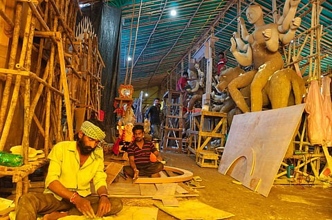 बीते कुछ वर्षों में मध्य प्रदेश में गणेश उत्सव और नवरात्रि जैसे धार्मिक पर्व सामुदायिक आयोजनों से बड़े सार्वजनिक उत्सवों में बदल गए हैं। | चित्र साभार: प्रज्ञा शर्मा