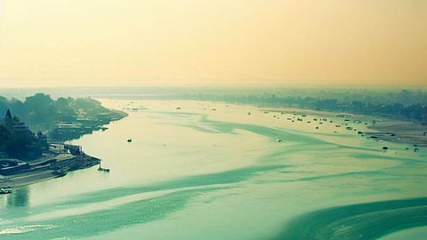 गंगा, भारत की सबसे प्रसिद्ध और पवित्र नदी 
