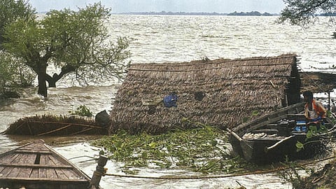 2007 में बाढ़ के कारण खगड़िया जिले में जल संकट