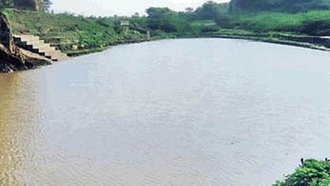 बूँद-बूँद पानी सहेजने की सीख