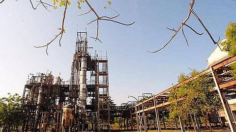 यूनियन कार्बाइड के खिलाफ प्रदर्शन करते लोग