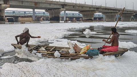 यमुना में फिर घुला कैमिकलयुक्त ज़हर