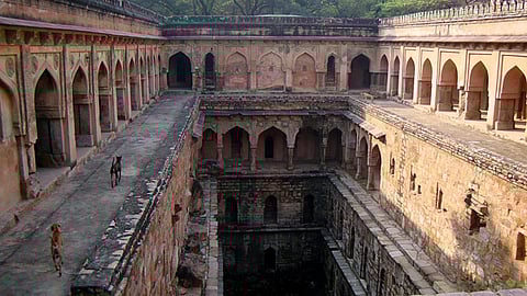 गंधक की बावड़ी