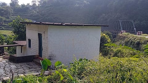 माहवारी में सामाजिक कुरीतियों का दर्द सहती किशोरियां