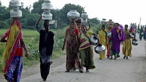 महिलायें, पानी और पानी का अधिकार
