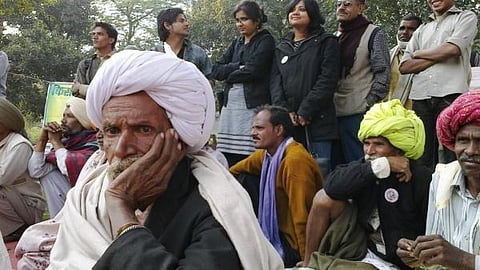 पेट भरें या पर्यावरण बचाएं किसान?