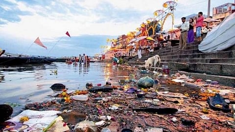 50 करोड़ से अधिक लोगों की आजीविका केवल गंगा के जल पर निर्भर है।