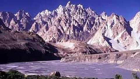 हिमालय का एक सुंदर दृश्य