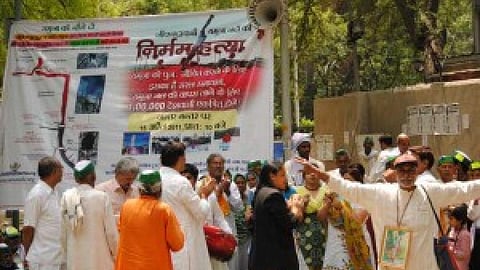 यमुना में पानी छोड़े जाने तक धरना चलता रहेगा