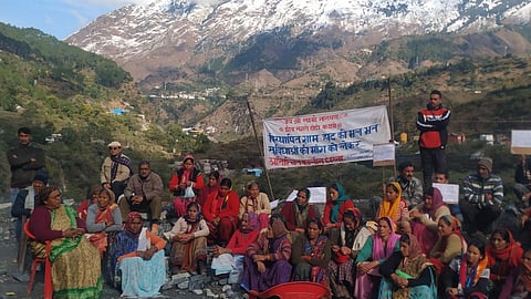 भूफियाओं के आगे नतमस्तक प्रशासन, सूचना आयोग के आदेश के बावजूद ज़मीन की सीमांकन नहीं होने का मामला