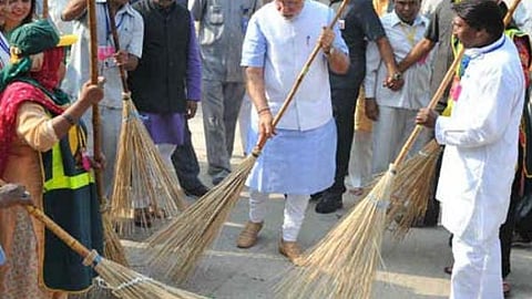 कठिन डगर पर बढ़ता स्वच्छ भारत अभियान
