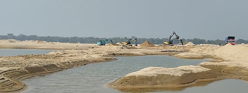 The Impact of Sand Mining on India's Riverbeds and Water Quality