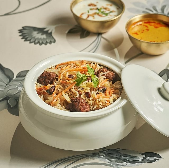Uzbek garlic lamb pulao