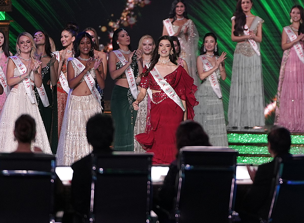 Miss World contestants shine in fusion wear Miss World contestants shine in fusion wear