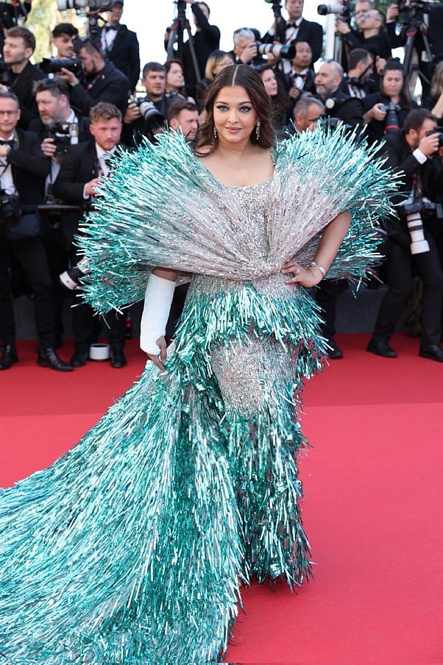 aishwarya-rai-stuns-in-falguni-shane-peacock-gown-at-cannes-2024