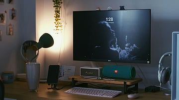 How to make your computer setup as aesthetic as you!