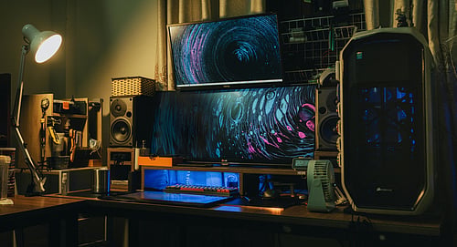 How to make your computer setup as aesthetic as you!