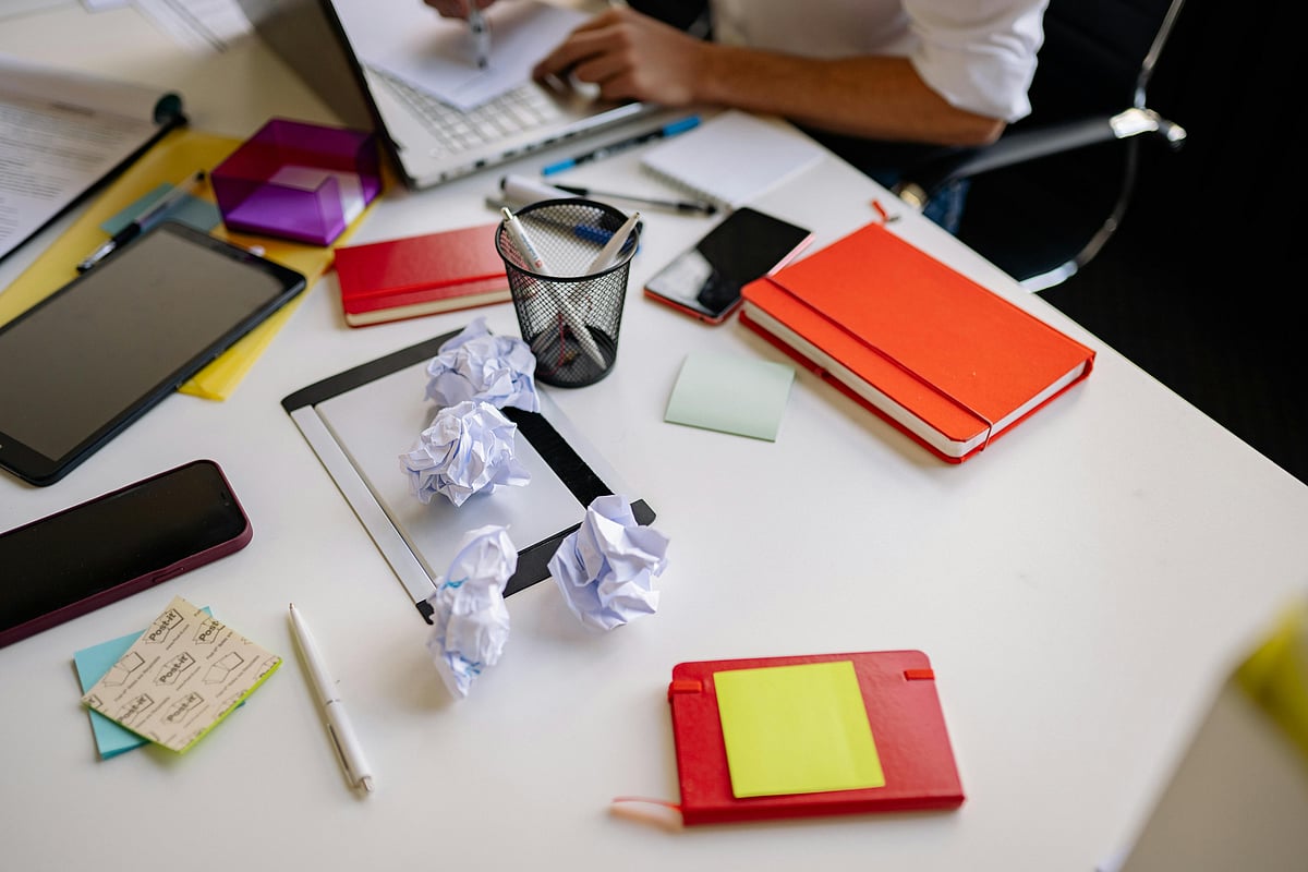 Experts reveal how workplace clutter affects focus