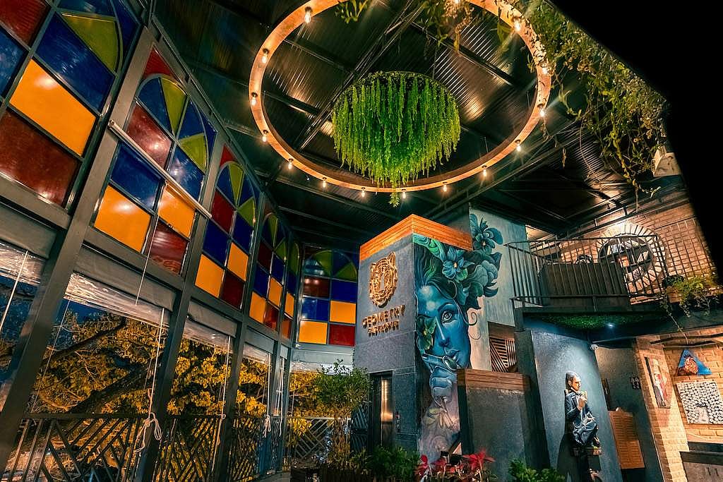 Geometry, a new gastropub, offers innovative cocktails, local ...