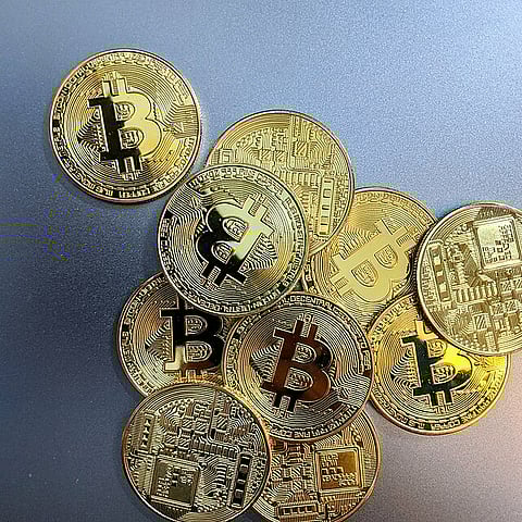 Bitcoin logo: capturing the crypto's iconic digital identity