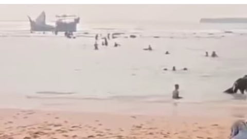 Migrant Boat Capsizes Off Malaysia, Leaving Seven Dead and Hundreds Missing