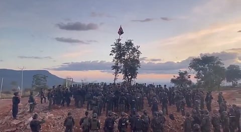 Thai soldiers reclaiming the Chan An Ma area along the border with Cambodia